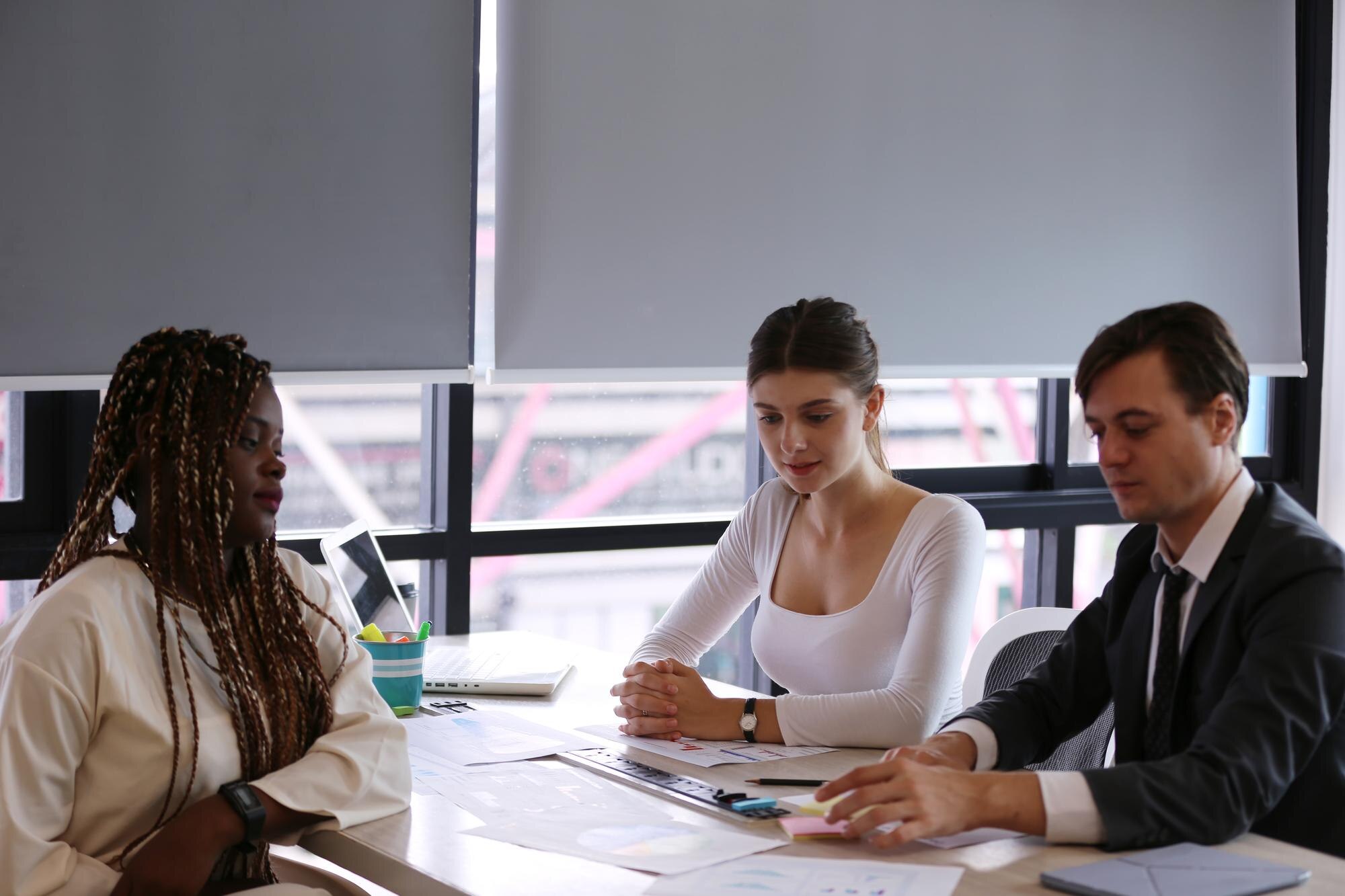 You are currently viewing Mastering the Balance: Personal and Business Finances Made Simple